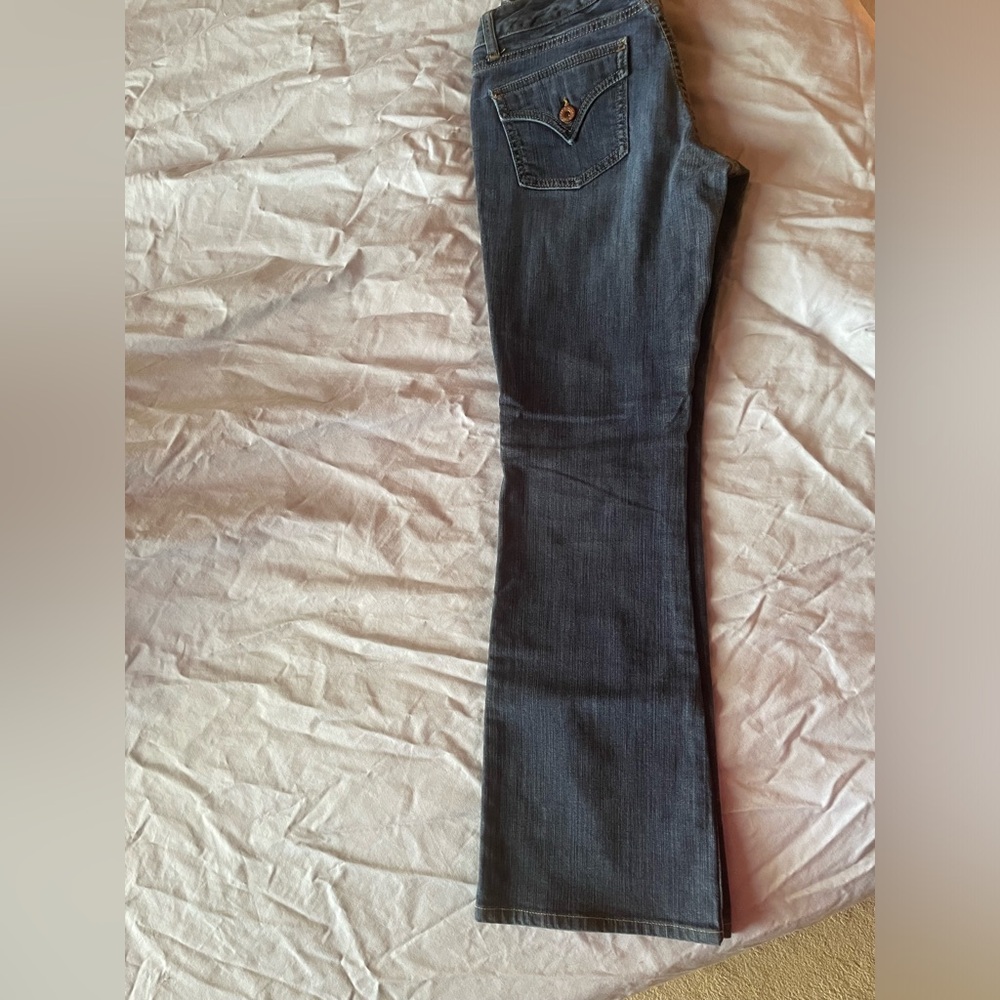 Gap Size 2R Curvy Flare pants with cute button pockets. Gently worn